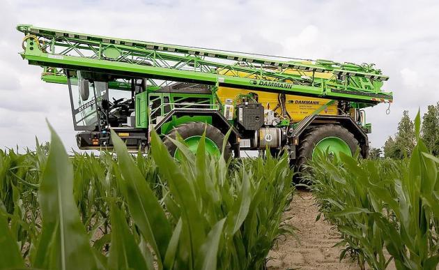 Dammann selvkørende sprøjte med One smart spray-udstyr